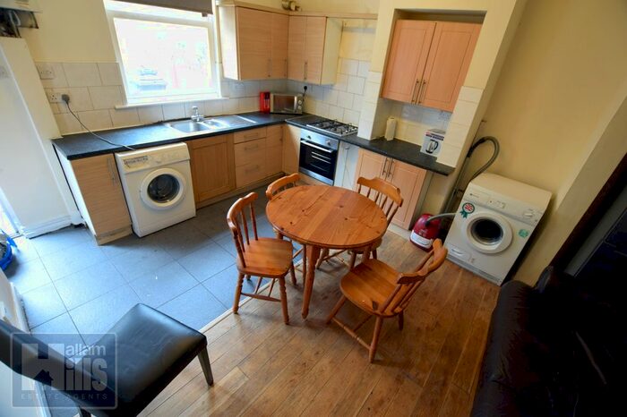 5 Bedroom Terraced House To Rent In Club Garden Road, Sheffield, South Yorkshire, S11