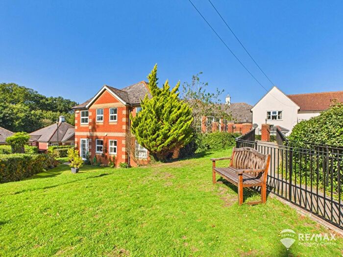 2 Bedroom Flat For Sale In Michaelstowe Drive, Harwich, CO12