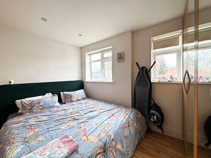 2 Bedroom Flat To Rent In Avenue Mews, Muswell Hill, N10