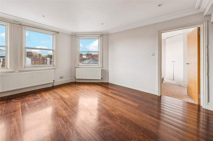 2 Bedroom Flat For Sale In Blythe Road, London, W14
