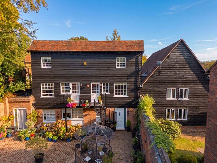 1 Bedroom Duplex For Sale In Parsons Fee, Prebendal House Parsons Fee, HP20
