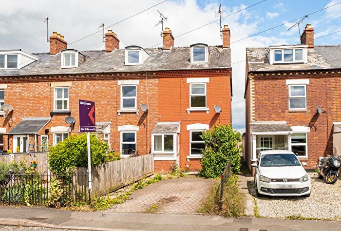3 Bedroom End Of Terrace House For Sale In Avenue Terrace, Stonehouse, Gloucestershire, GL10
