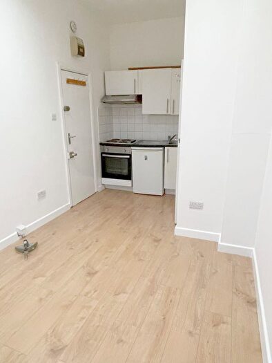 Studio To Rent In Lower Clapton Road, Hackney, E5 - Photo 2
