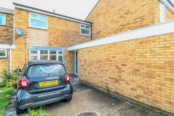 3 Bedroom Terraced House To Rent In Silverfields, Broxbourne, EN10