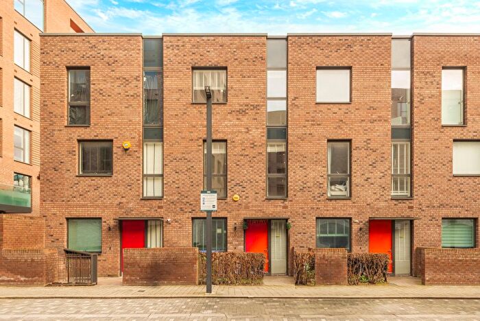 4 Bedroom Terraced House For Sale In Rennie Street, Canary Wharf, SE10