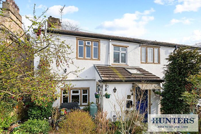 2 Bedroom End Terrace House For Sale In Brookhouse Gardens, Apperley Bridge, BD10