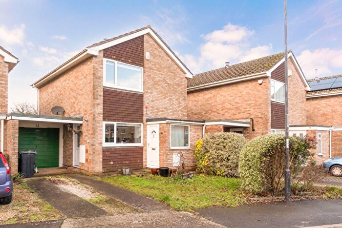3 Bedroom Link Detached House For Sale In Duchess Way, Stapleton, BS16