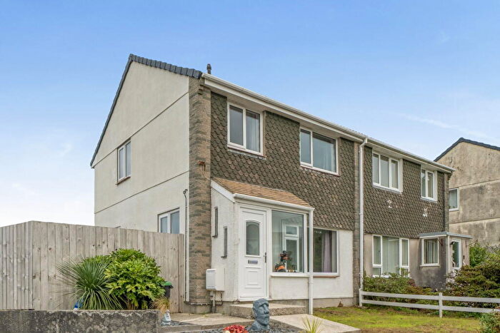 3 Bedroom Semi-Detached House For Sale In Longfield Close, Callington, PL17
