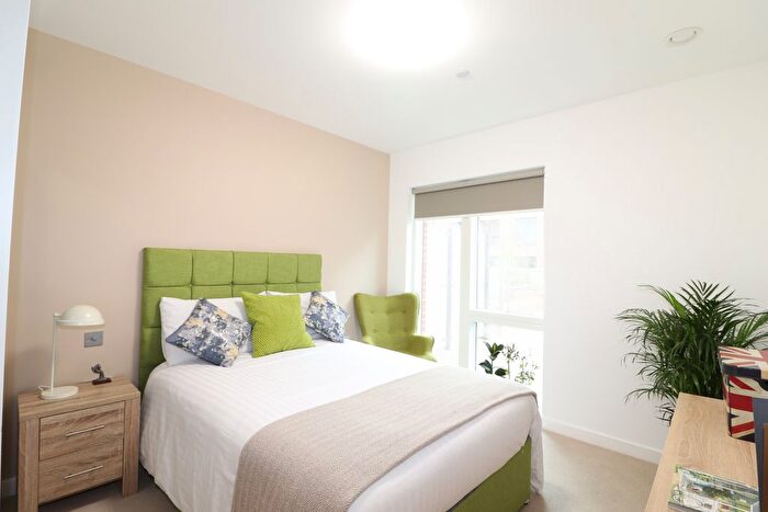 2 Bedroom Flat To Rent In Lismore Boulevard, NW9