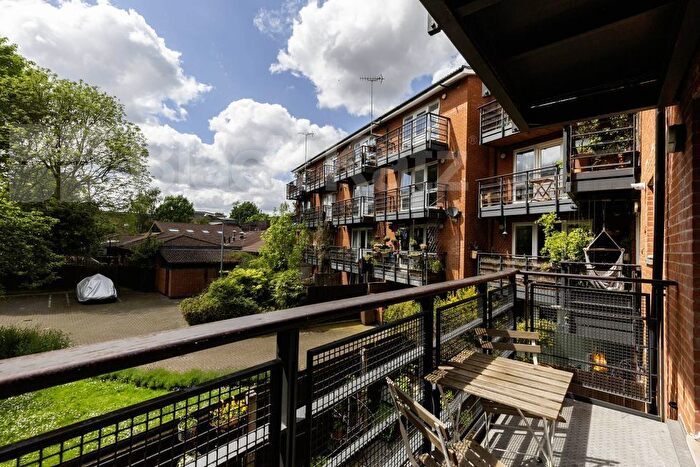 2 Bedroom Flat To Rent In Ramsey Walk, Islington / Canonbury, N1