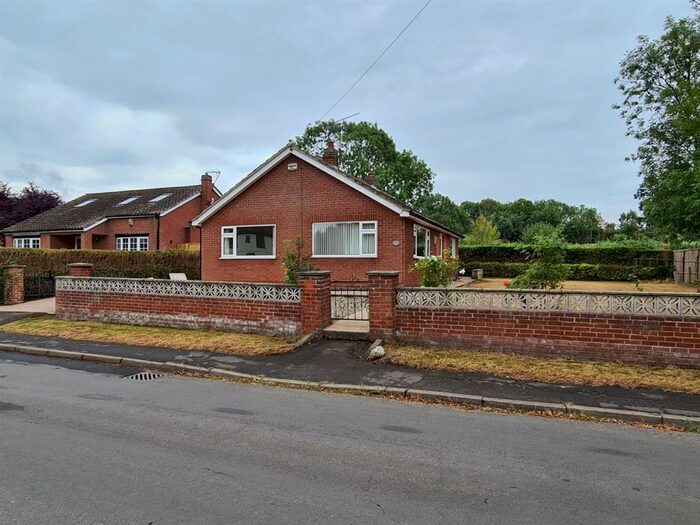 3 Bedroom Bungalow To Rent In Low Street, East Drayton, DN22