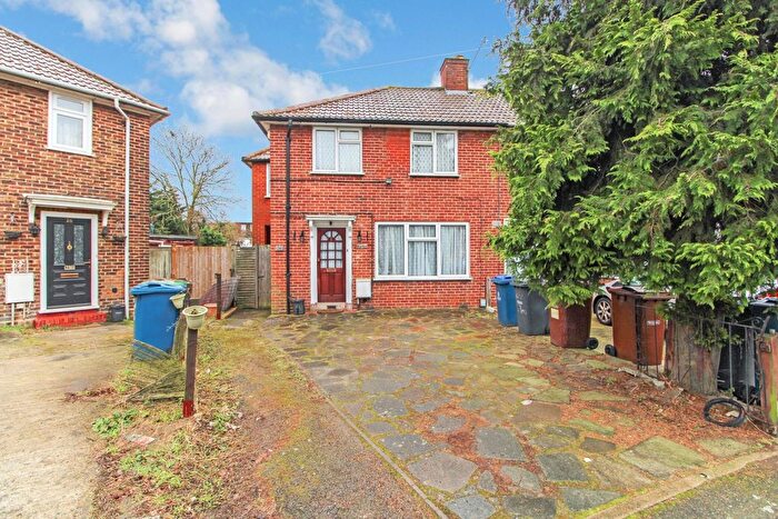 4 Bedroom Semi-Detached House To Rent In Waghorn Road, Kenton, Harrow, HA3