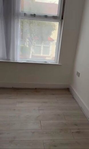1 Bedroom Detached House To Rent In Chesterford Road, London, E12