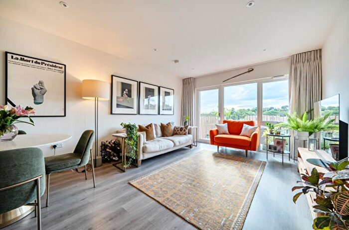 2 Bedroom Flat For Sale In Royal Engineers Way, Mill Hill East, NW7