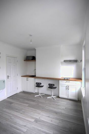 Studio To Rent In Clacton Road, London, E17