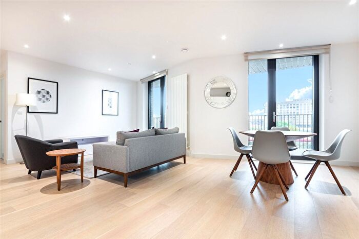 2 Bedroom Flat For Sale In Mercier Court, Starboard Way, London, E16
