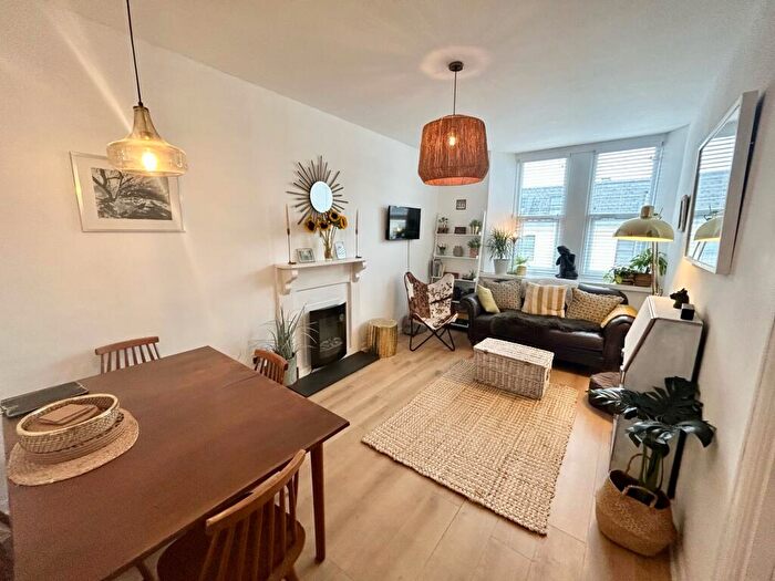 1 Bedroom Apartment To Rent In Holyrood Place, Plymouth, PL1