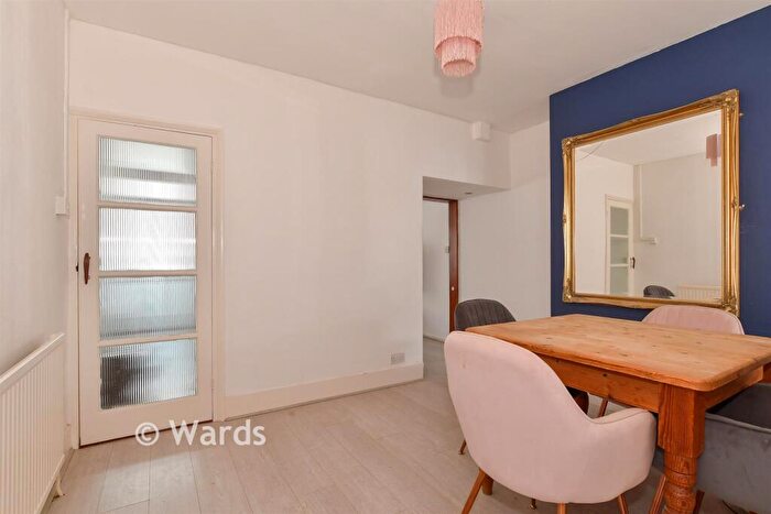 3 Bedroom Terraced House For Sale In Catherine Street, Rochester, Kent, ME1