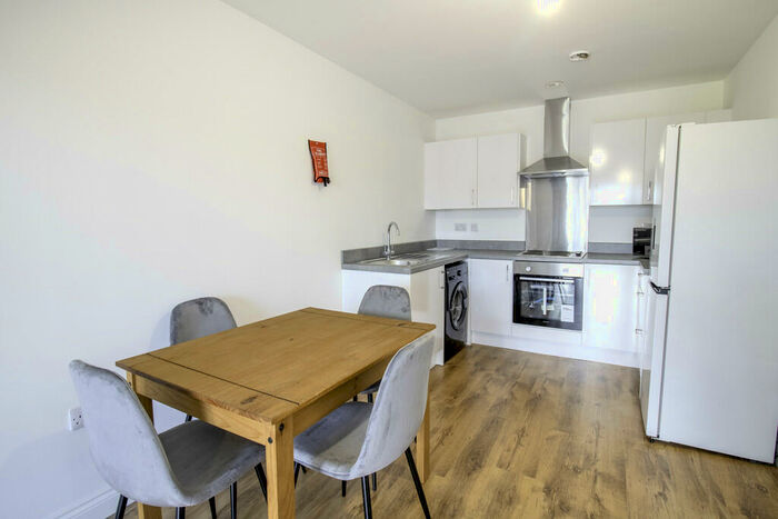 2 Bedroom Apartment To Rent In Park Residence, Holbeck, Leeds, LS11