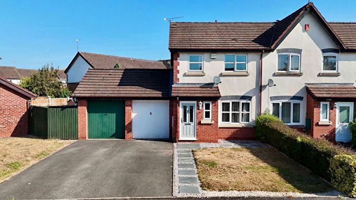 3 Bedroom End Of Terrace House For Sale In Simeon Way, Stone, ST15