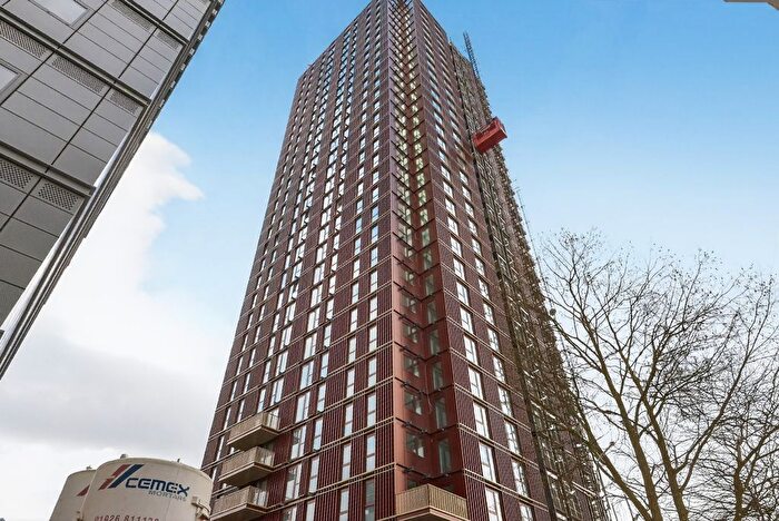 Studio For Sale In Bellamy Close, London, E14