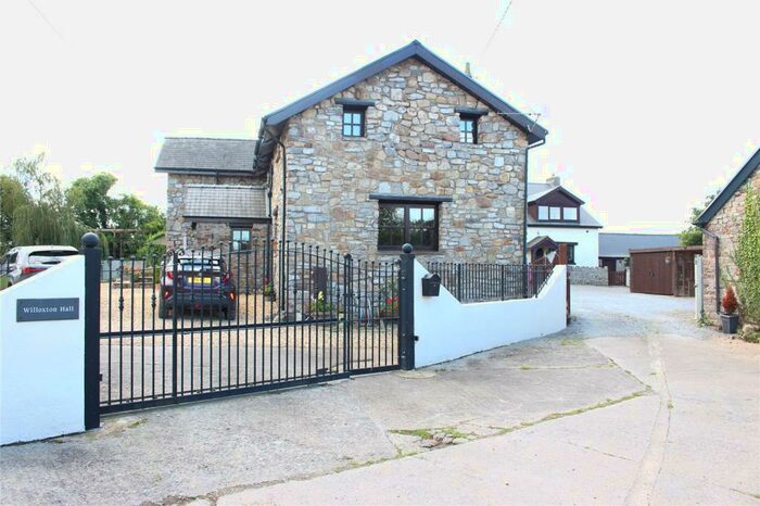 4 Bedroom Barn Conversion For Sale In Ilston, Abertawe, Swansea, SA2