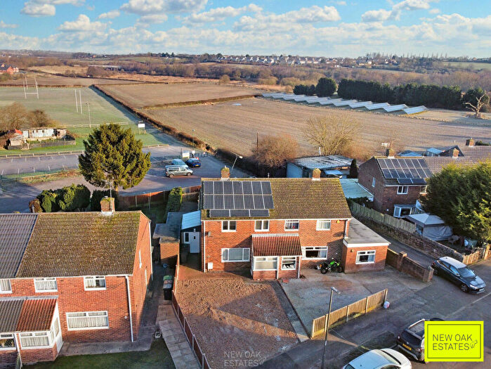 3 Bedroom Semi Detached House For Sale In New Tupton, S42