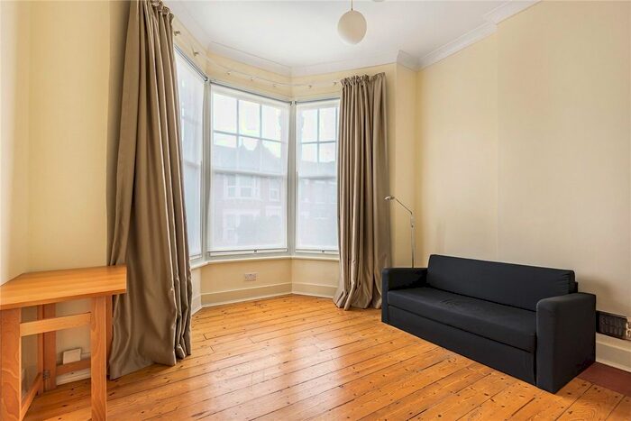 1 Bedroom Flat To Rent In Wightman Road, London, N8