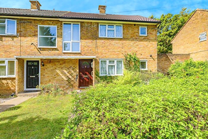 3 Bedroom Semi Detached House For Sale In Harrowden Road, Luton, Bedfordshire, LU2