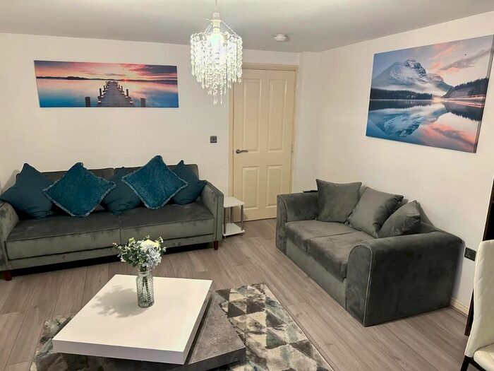 2 Bedroom Flat To Rent In Firedrake Croft, Coventry, CV1