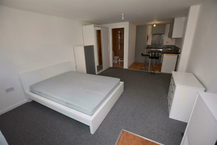 Studio To Rent In King Street Mews, East Finchley, N2