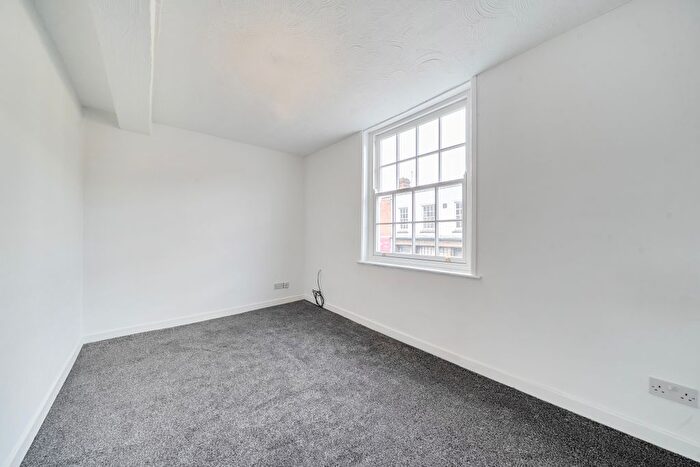 1 Bedroom Flat To Rent In High Street, Stoutport On Severn, DY13