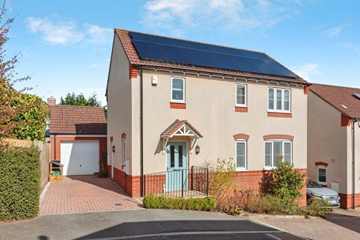 3 Bedroom Detached House For Sale In Foxglove Close, Stoke Gifford, Bristol, BS34