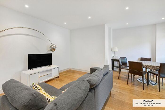 2 Bedroom Flat For Sale In Burleigh House, Camden, WC1H