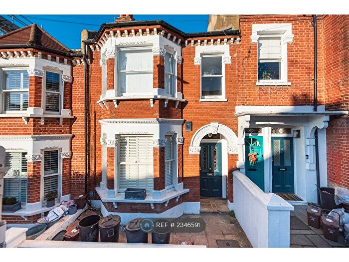 2 Bedroom Flat To Rent In Kelmscott Road, London, SW11