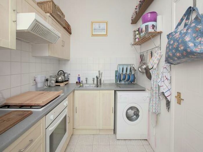 1 Bedroom Flat To Rent In Lewes Road, Brighton, BN2
