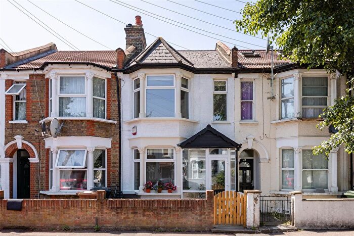 3 Bedroom Property For Sale In Pembar Avenue, Walthamstow, E17