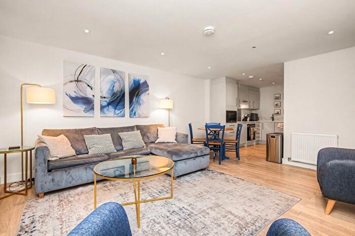 2 Bedroom Flat For Sale In North Street, St Andrews, KY16