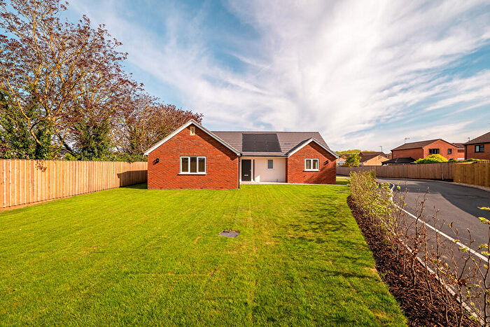 4 Bedroom Detached Bungalow For Sale In Shooters Close, Caistor, Market Rasen, LN7