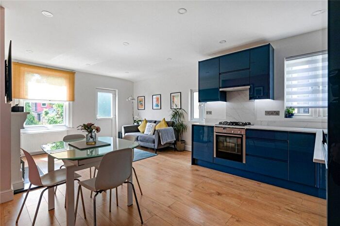 4 Bedroom Flat For Sale In Fernthorpe Road, London, SW16