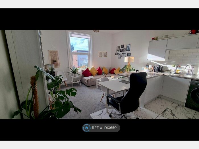 2 Bedroom Flat To Rent In Raehills, Liverpool, L23