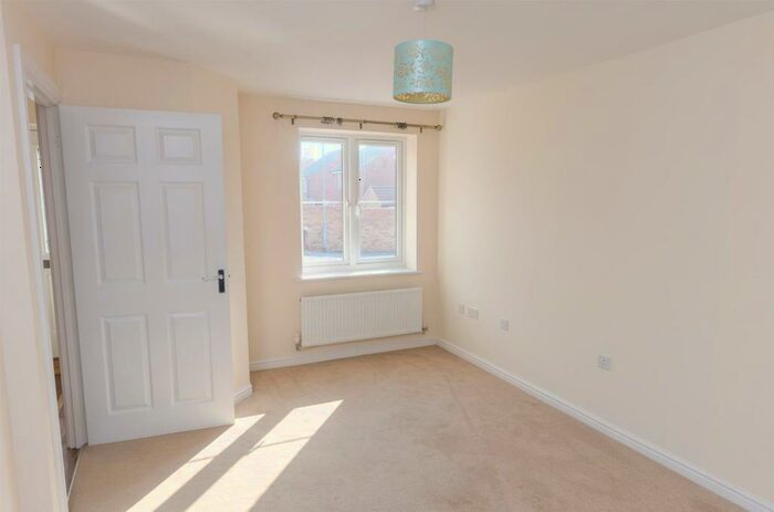 2 Bedroom Semi-Detached House To Rent In Heather Avenue, Withernsea, HU19