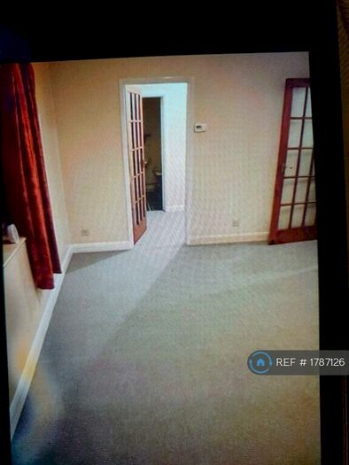 2 Bedroom Flat To Rent In Heneage Road, Grimsby, DN32