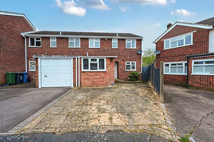 4 Bedroom End Terrace House For Sale In Romsey Close, Blackwater, Camberley, GU17