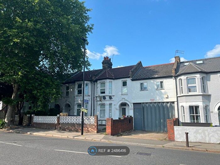 2 Bedroom Maisonette To Rent In Acton Lane, London, W3