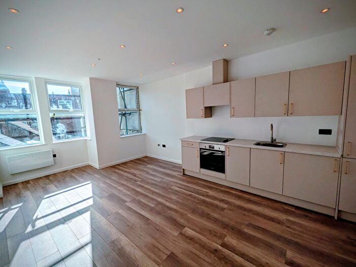 2 Bedroom Flat To Rent In London Road, Redhill, Redhill, RH1