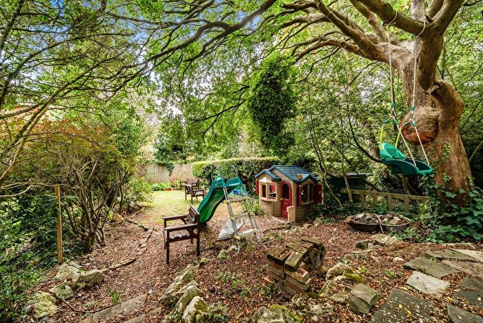 3 Bedroom Flat For Sale In Park Hill, Ealing, London, W5