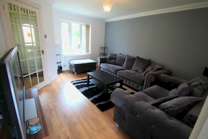 3 Bedroom Property To Rent In The Belfry, Luton, LU2