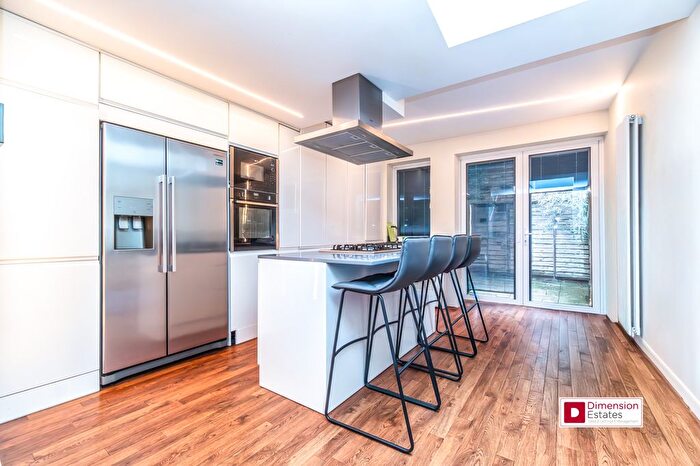4 Bedroom Terraced House To Rent In Grove Road, Leytonstone, London, E11
