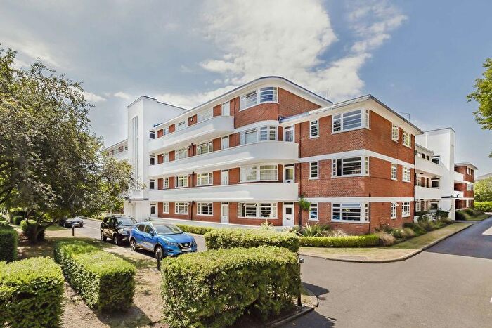 2 Bedroom Flat To Rent In Hartington Road, London, W4